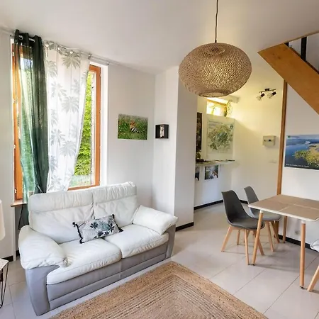 Holiday home Maison La Cigogne Noire *